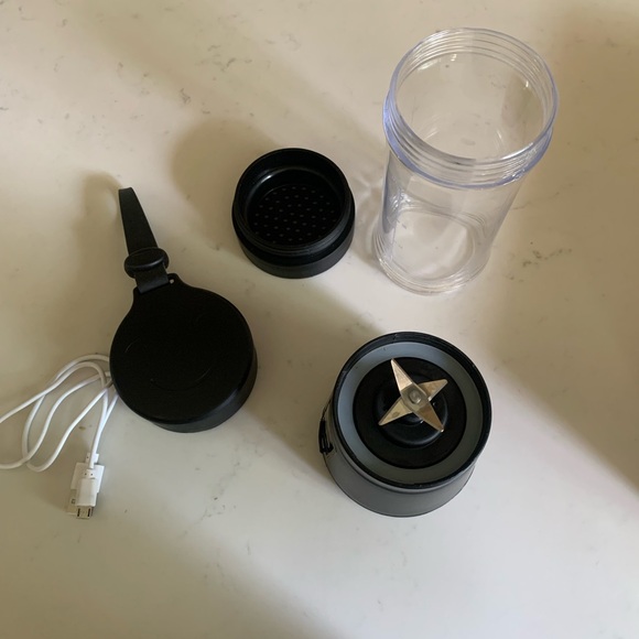 ⭐️*3 for $10** Handy Gourmet RevMix Portable blender - Picture 7 of 14